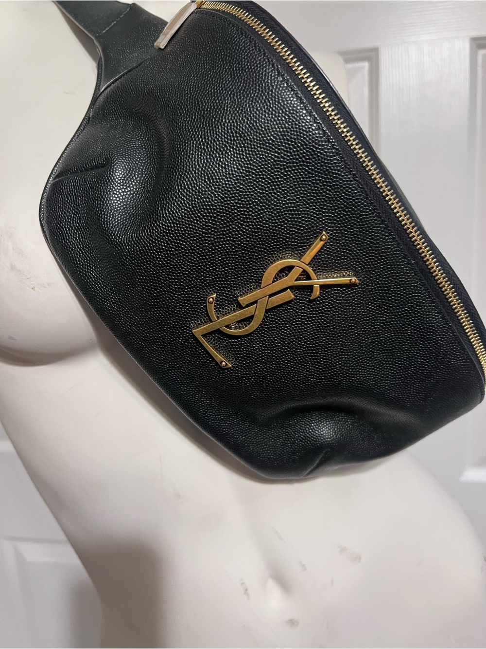Yves Saint Laurent Black Leather Belt Bag with Gold YSL Hardware. NEVER USED - Picture 4 of 4